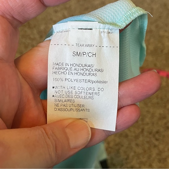 NWT Womens Under Armour Dri Fit Short Sleeve T Shirt small - Picture 9 of 9